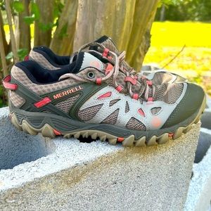 Merrell Hiking Shoes Size 8